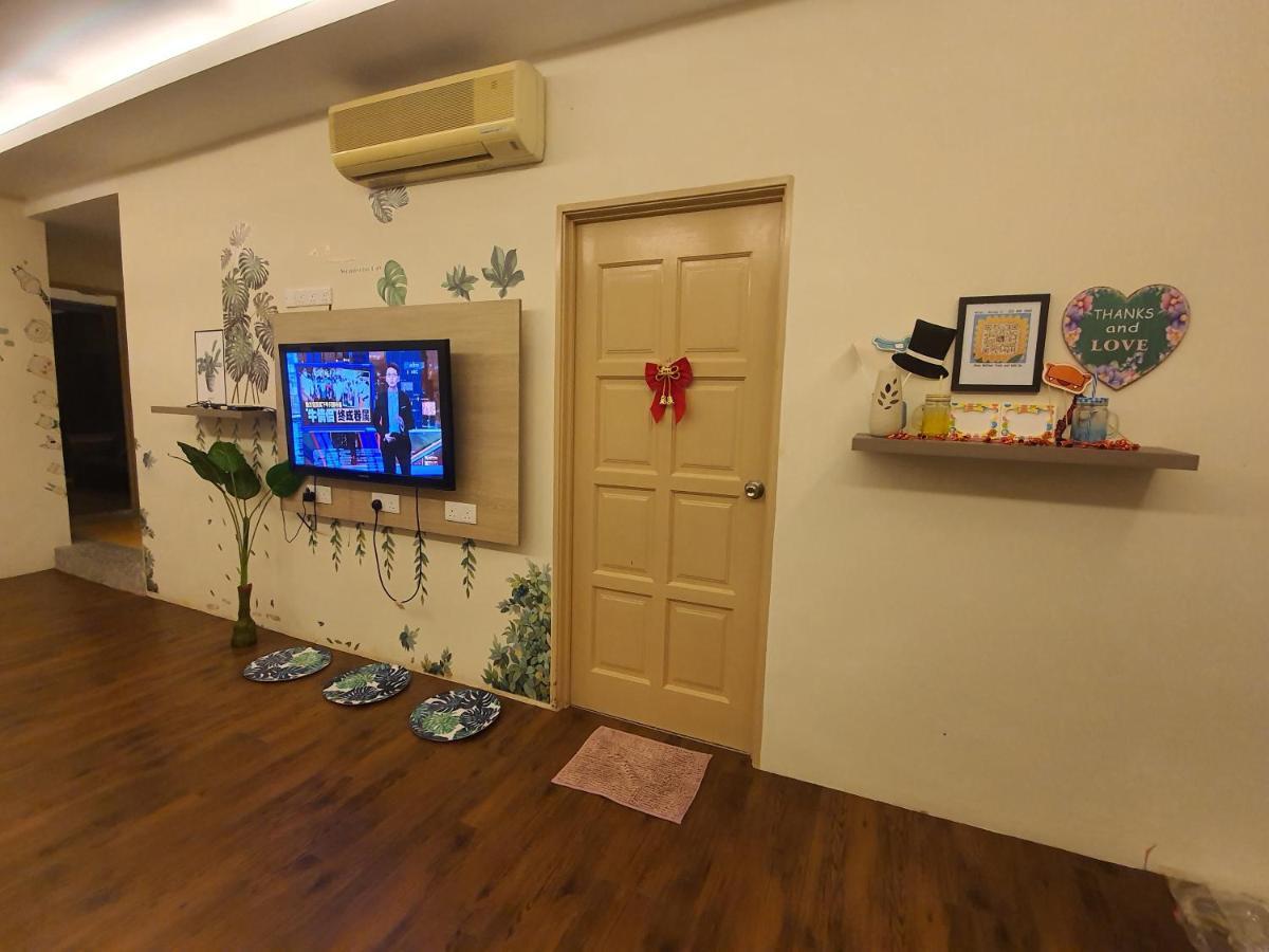 Swimming Pool Party House Apartment Batu Pahat Exterior photo